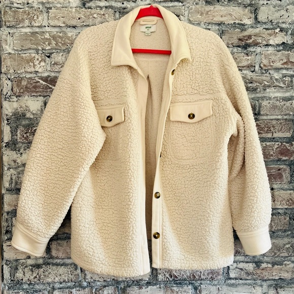 Aerie Cream Sherpa Teddy Jacket/Shacket Button down & Button Accents on pockets - Picture 3 of 6